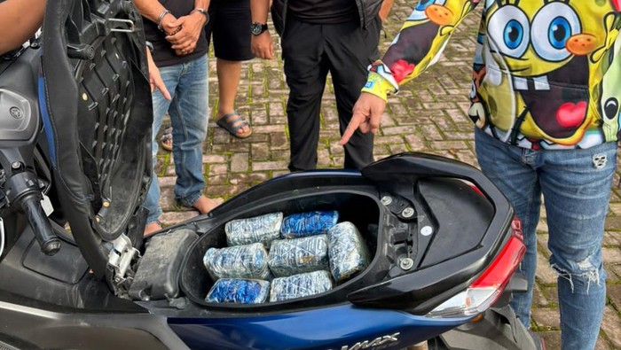 Polrestabes Medan menangkap kurir 8 kilogram sabu di Asahan.