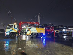 Truk Tertabrak KA Harina di Kaligawe Semarang Berhasil Dievakuasi