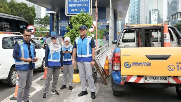 Salah satu Gerbang Tol Dalam Kota (Cawang-Tomang-Pluit) yang rusak usai demo kembali beroperasi normal. (Dok. Jasa Marga)