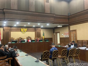 4 Bos Perusahaan Swasta Minta Dibebaskan dari Kasus Korupsi Gula