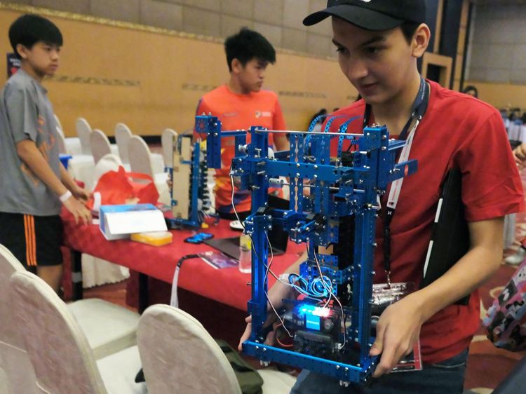 Serunya Kompetisi Robot Internasional MakeX 2025 Digelar di Bali