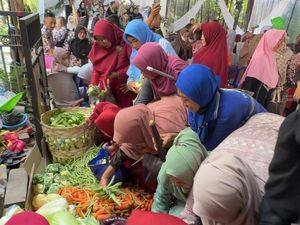 Viral Bikin Heoh! Pengantin Bagikan Souvenir Sayuran Segar, Tamu Bebas Ambil