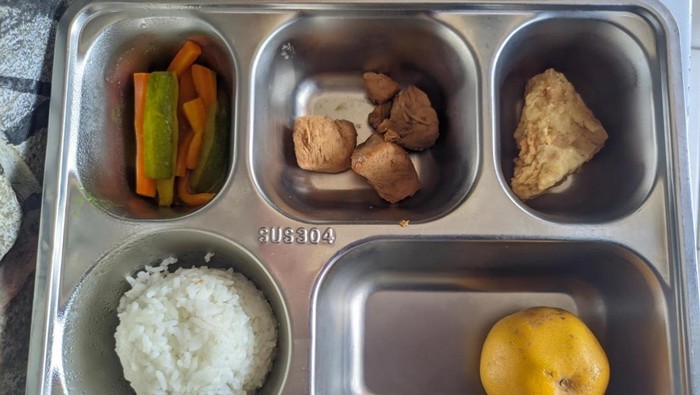 Ngeri! Ada Plester Bersembunyi di Menu MBG Sukabumi