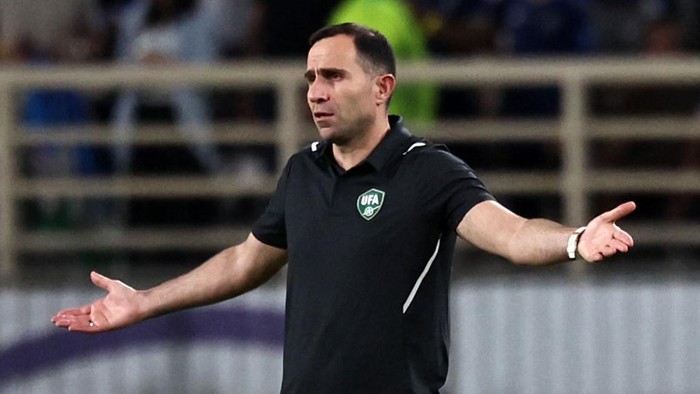 Uzbekistans coach Timur Kapadze reacts during the 2026 FIFA World Cup Asian Qualifier football match between the United Arab Emirates and Uzbekistan at Al-Nahyan Stadiumin Abu Dhabi on June 5, 2025. (Photo by Fadel SENNA / AFP)