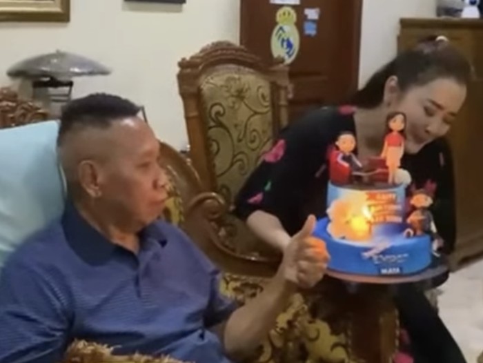 Tukul rayakan ulang tahun