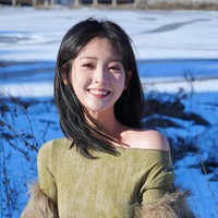 8. Xing Fei - Sedangkan aktris Xing Fei dijuluki sebagai “gentle breeze” dalam industri hiburan China dengan kecantikan elegannya. Wanita 31 tahun itu dianggap punya sisi ‘pure’ yang membuat orang menantikan karya-karyanya.