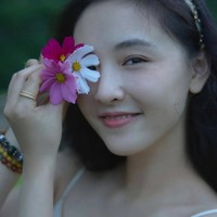 7. Wu Qian - Aktris ini visual ala girl-next-door karena kesan lugu yang ditampilkannya. Tak hanya wajahnya, imej dan persona pemain ‘Here We Meet Again’ juga dianggap ‘clean’ sehingga menambah daya tarik penggemar.