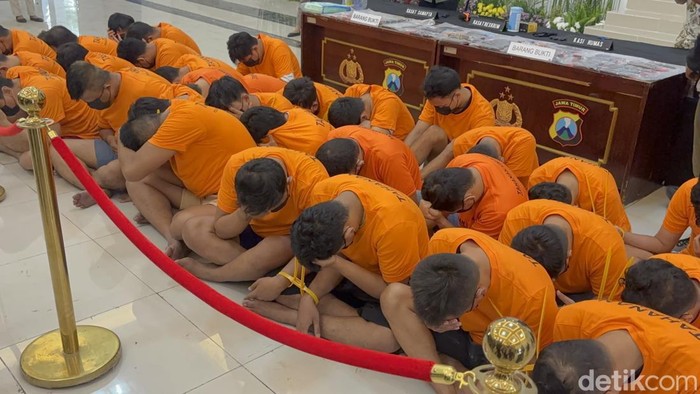 34 pria yang terlibat pesta gay ditetapkan sebagai tersangka