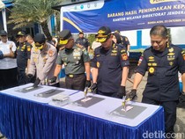 Jutaan Batang Rokok-Puluhan iPhone Selundupan Dimusnahkan di Aceh