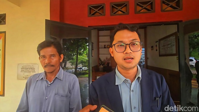 Abdul Wahab dampingi Cecep korban pencakaran ASN di Satreskrim Polres Sukabumi