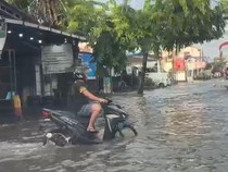 Jalur Pantura Semarang-Demak Banjir