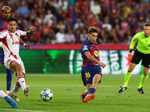 Video: Barcelona Bantai Olympiakos 6-1, Fermin Cetak Hattrick