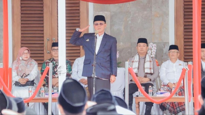 Bupati Ciamis Herdiat Sunarya