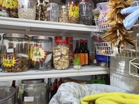 Kalau kamu punya mata yang jeli, coba temukan kumpulan kucing yang sedang bersembunyi di foto-foto berikut. Bisa menemukan berapa banyak?
