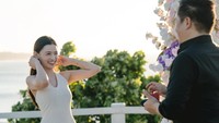 Debby Shinta mengatakan sudah 4 tahun bersama Harris sebelum dilamar. Anyway dia pacar pertama aku, ujarnya saat dihubungi, Rabu (22/10/2025). (Foto: dok Instagram debbyshintaz)