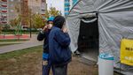 Dingin Menyengat, Warga Ukraina Berlindung di Tenda Darurat Usai Serangan Rusia