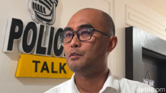 Dirresnarkoba Polda Sumut Kombes Andy Arisandi saat diwawancarai di Polda Sumut. (Finta Rahyuni/detikSumut)