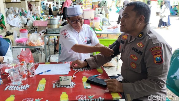 Donor Darah Warnai HUT ke-74 Humas Polri di Polres Pasuruan Donor Darah Warnai HUT ke-74 Humas Polri di Polres Pasuruan