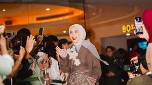 Beberapa lagu yang bikin nama Enno Lerian hits pada zamannya di antaranya, Si Nyamuk Nakal, Si Dakocan, Semua Ada Disini, Dudidam dan Oioio. Foto: dok instagram Enno Lerian