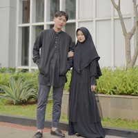 Jule juga tidak mengelak dengan isu perselingkuhan yang ada. “Saya tidak mau mengelak atau mencari alasan dan sadar bahwa masalah pribadi saya sudah berdampak ke banyak pihak, termasuk orang-orang terdekat, teman, dan brand yang sudah percaya bekerja sama dengan saya,” aku Jule. Foto: Dok. Instagram @juliaprt7