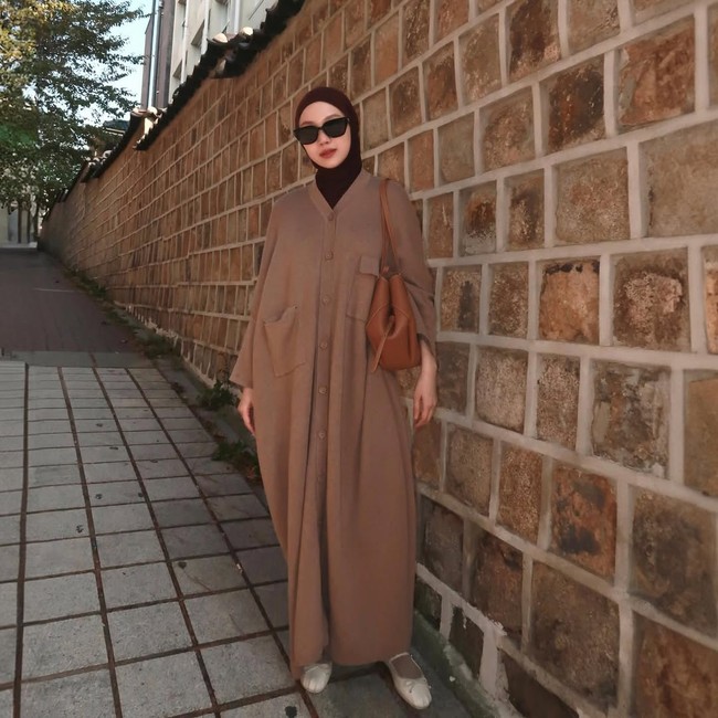 Gaya hijab Julia Prastini