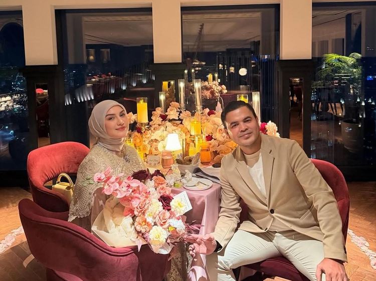 Potret Romantis Irish Bella dan Suami Saat Dinner dan Ngopi