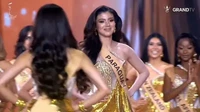 Viral Momen Finalis Ratu Kecantikan Salah Dengar, Canggung Saat Maju ke Depan Viral Momen Finalis Ratu Kecantikan Salah Dengar, Canggung Saat Maju ke Depan