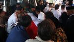 Jenazah Anggota Tim Ekspedisi Patriot Tiba di Rumah Duka, Disambut Isak Tangis Keluarga