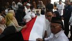 Jenazah Anggota Tim Ekspedisi Patriot Tiba di Rumah Duka, Disambut Isak Tangis Keluarga