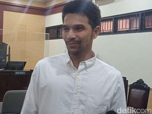 Jonathan Frizzy Pernah Makan Bekas Tikus di Penjara