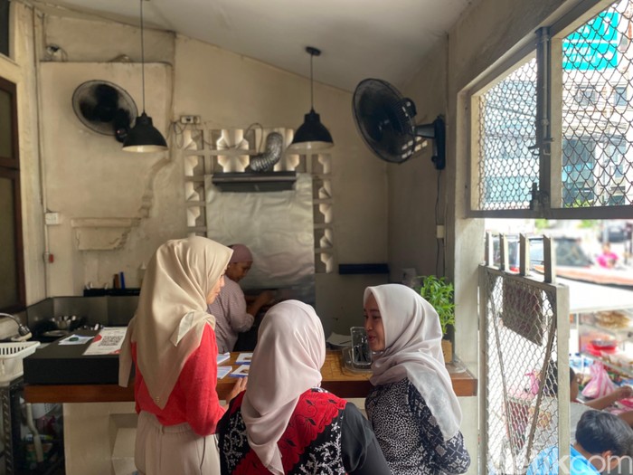 Jungen Joint Jungen Joint: burger tersembunyi di Pasar Baru