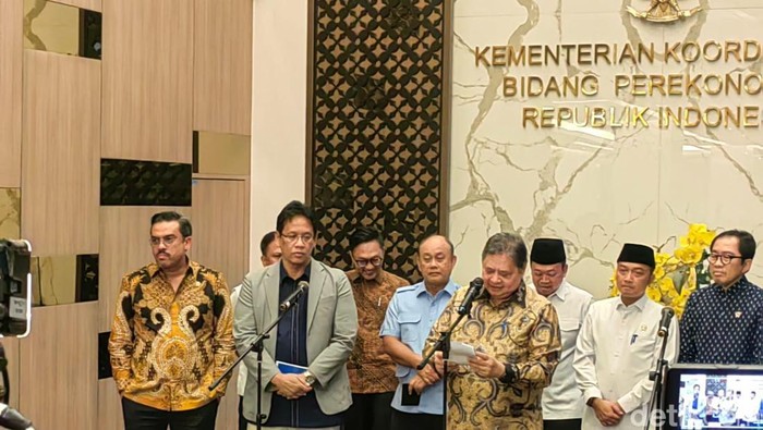 Konferensi pers di Kantor Kemenko Perekonomian
