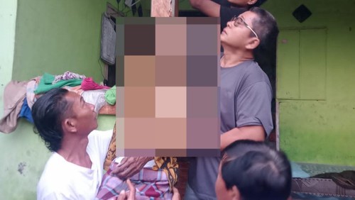 Seorang lansia di Lombok Utara, NTB ditemukan tewas gantung di rumahnya, Rabu (22/10/2025). (Foto : dok Polres Lombok Utara/detikBali).