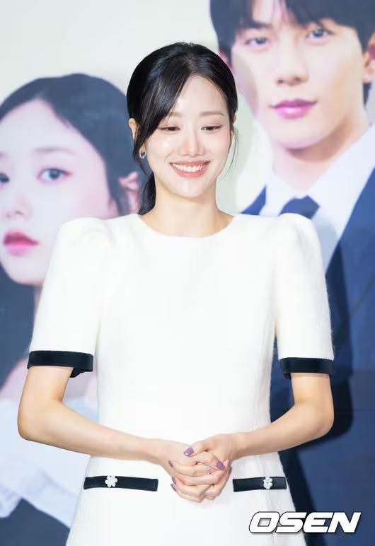 Lee Naeun menghadiri konferensi pers drama Korea My Little Chef.