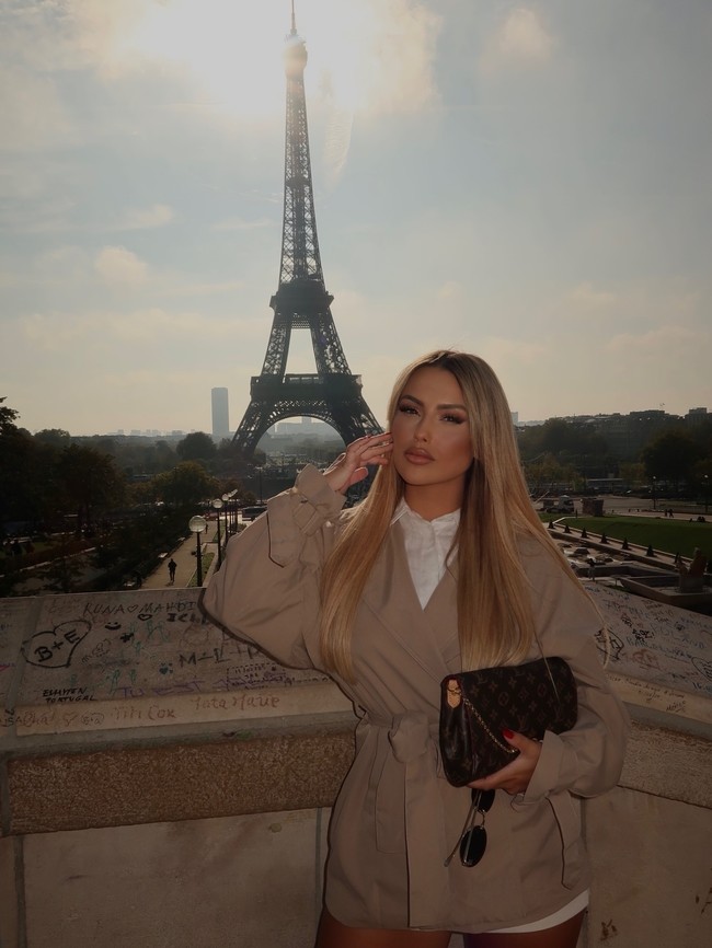 Sebelum digosipkan dengan Mbappe, wanita 26 tahun tersebut dikabarkan pernah menjalin hubungan dengan Raul Asencio, mantan pemain Real Madrid. Foto: Instagram @mariabrunn