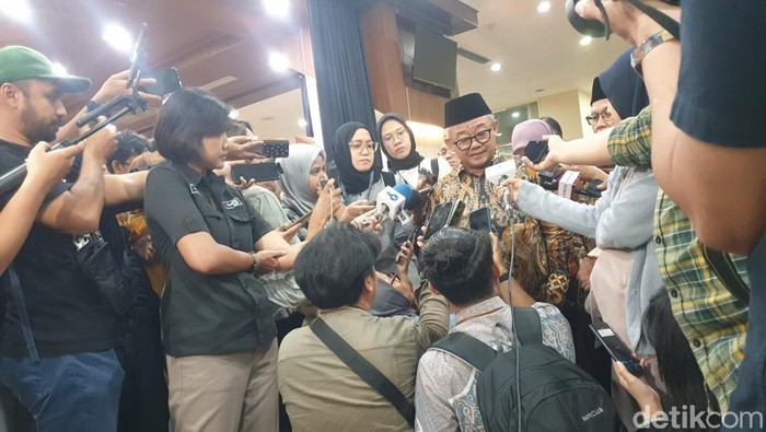 Mendikdasmen Abdul Muti jawab permintaan Presiden Prabowo Subianto soal Sekolah Unggul Terintegrasi.
