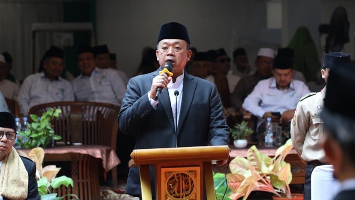 Menteri Agraria dan Tata Ruang/Kepala Badan Pertanahan Nasional (ATR/BPN) Nusron Wahid menjadi pembina Upacara Peringatan Hari Santri Nasional (HSN) 2025, di Pondok Pesantren Mahasina Darul Qurβan wal Hadits, Kota Bekasi, Jawa Barat. Menteri Agraria dan Tata Ruang/Kepala Badan Pertanahan Nasional (ATR/BPN) Nusron Wahid menjadi pembina Upacara Peringatan Hari Santri Nasional (HSN) 2025, di Pondok Pesantren Mahasina Darul Qurβan wal Hadits, Kota Bekasi, Jawa Barat.