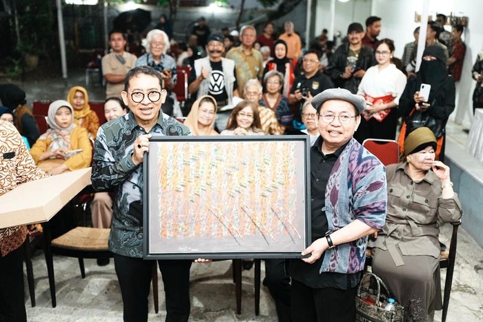 Menteri Kebudayaan RI (Menbud) Fadli Zon hadir sekaligus membuka pameran seni rupa bertajuk Dinamika dalam Diam di Balai Budaya Jakarta, Menteng.