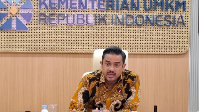 Menteri Usaha Mikro Kecil dan Menengah (UMKM) Maman Abdurrahman saat konferensi pers di kantornya, Jakarta Selatan, Rabu (22/10/2025).