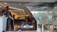 Gara-gara Diseruduk Mobil Listrik, Acara Makan Siang Tamu Hotel Bubar Jalan Gara-gara Diseruduk Mobil Listrik, Acara Makan Siang Tamu Hotel Bubar Jalan