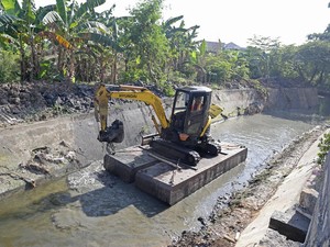 Surabaya Siaga Musim Hujan, Normalisasi Saluran Dikebut Cegah Banjir