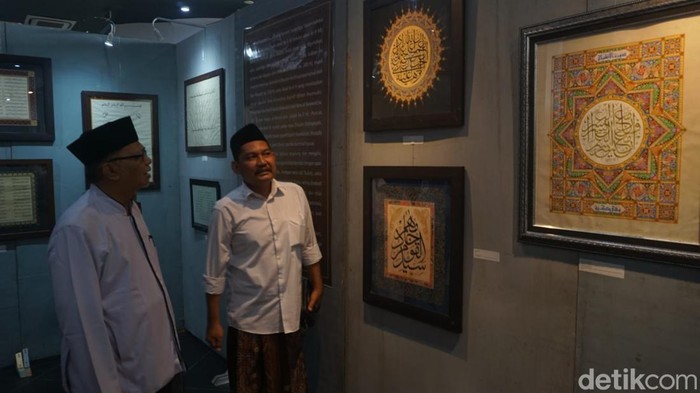 Pameran kaligrafi di Jombang untuk memperingati Hari Santri Nasional 2025