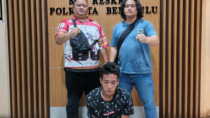 Paman yang perkosa keponakannya di Bengkulu saat diamankan polisi