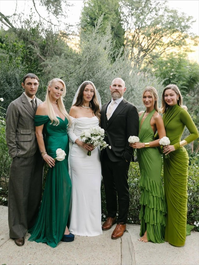 7 Momen Pernikahan Alana Hadid, Gigi dan Bella Hadid Nyeker Curi Atensi