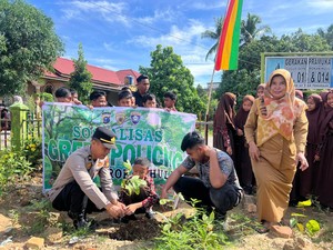 Gerakan Green Policing Polres Rohul Tanam Pohon di 27 Sekolah