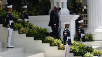 Kunjungan kenegaraan ini menjadi momentum penting dalam mempererat hubungan bilateral antara Indonesia dan Afrika Selatan yang telah terjalin sejak lama.
