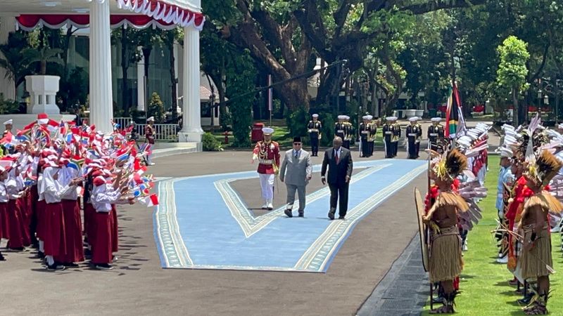 Presiden Prabowo Subianto menerima kunjungan kenegaraan Presiden Afrika Selatan (Afsel) Matamela Cyril Ramaphosa di Istana Merdeka, Jakarta, (22/10/2025). Keduanya akan membahas kerja sama bilateral hingga G20 yang akan digelas di Afrika Selatan.