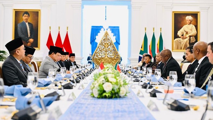 Presiden Ramaphosa merasa senang saat makan siang bersama Presiden Prabowo di Istana Merdeka. (Laily Rachev/Biro Pers Sekretariat Presiden)