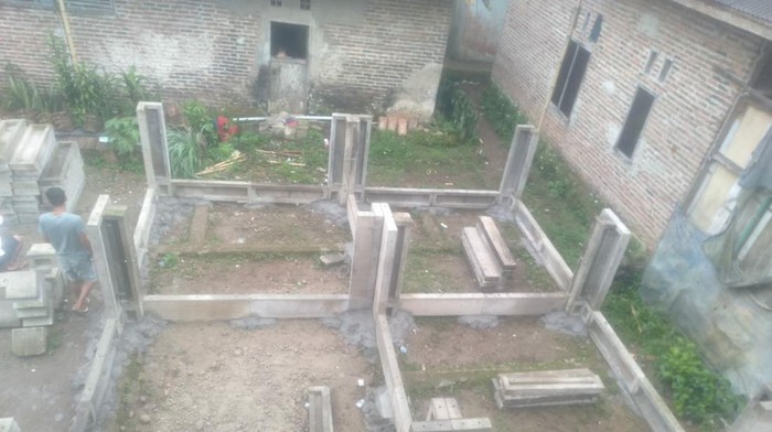 Progres pembangunan rumah milik guru honorer di Pandeglang. (dok.istimewa) Progres pembangunan rumah milik guru honorer di Pandeglang. (dok.istimewa)