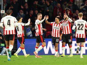 Hasil Liga Champions: PSV Benamkan Napoli 6-2